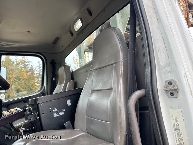 image for item EA2014 2014 Freightliner 114SD crane truck