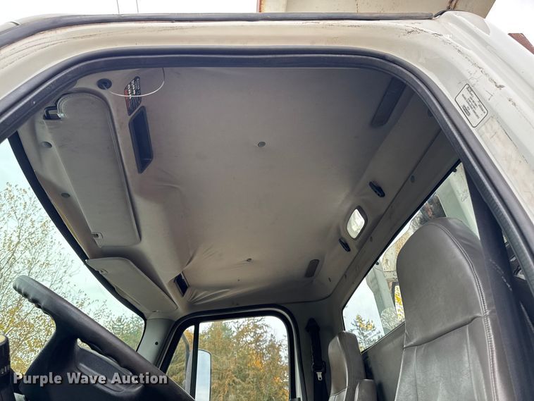 image for item EA2014 2014 Freightliner 114SD crane truck