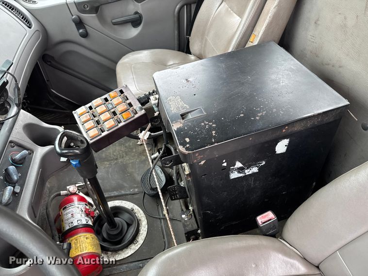 image for item EA2014 2014 Freightliner 114SD crane truck