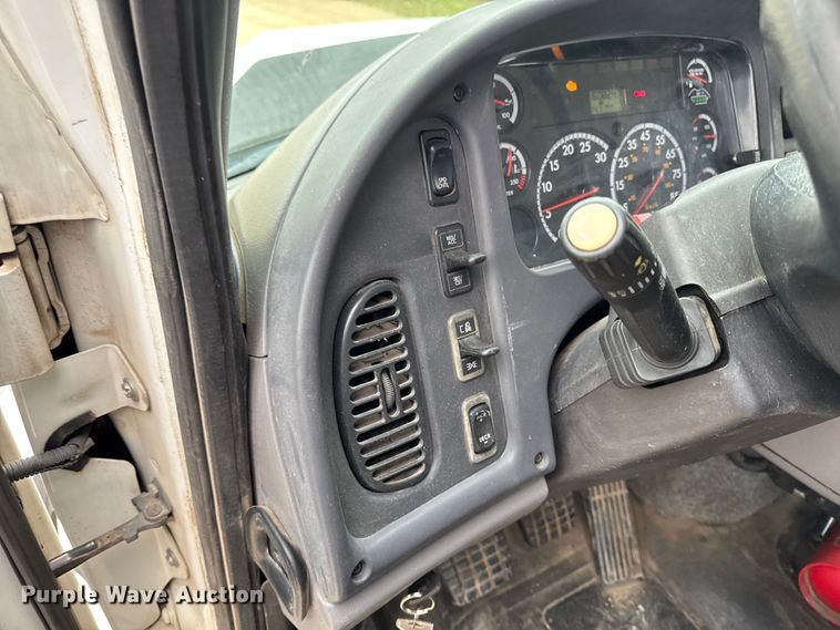 image for item EA2014 2014 Freightliner 114SD crane truck