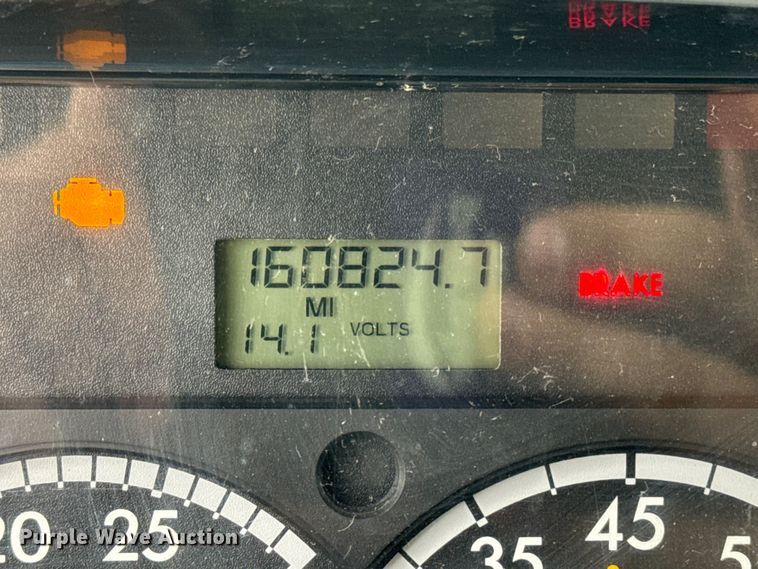 image for item EA2014 2014 Freightliner 114SD crane truck