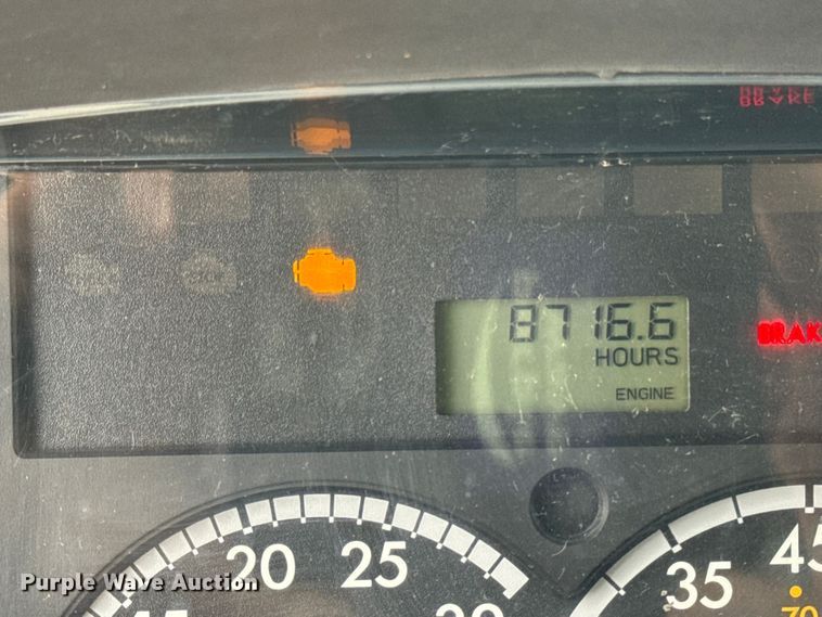 image for item EA2014 2014 Freightliner 114SD crane truck