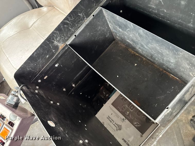 image for item EA2014 2014 Freightliner 114SD crane truck