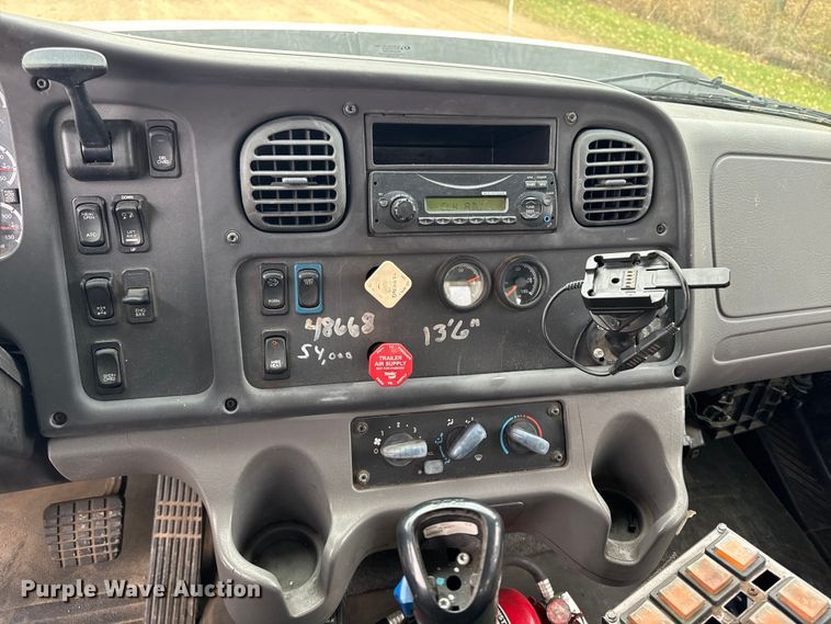 image for item EA2014 2014 Freightliner 114SD crane truck