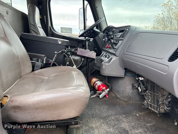 image for item EA2014 2014 Freightliner 114SD crane truck