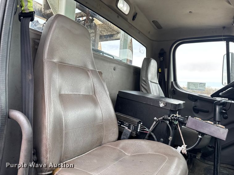 image for item EA2014 2014 Freightliner 114SD crane truck