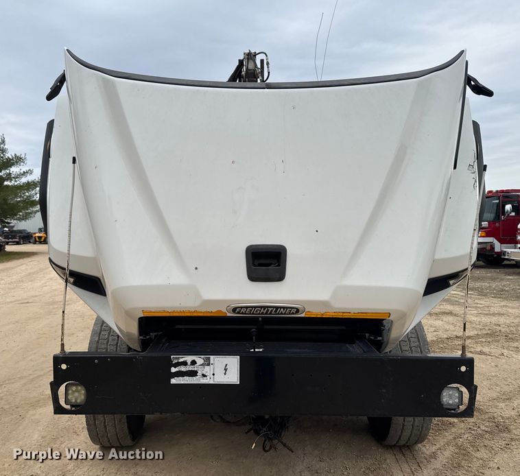 image for item EA2014 2014 Freightliner 114SD crane truck