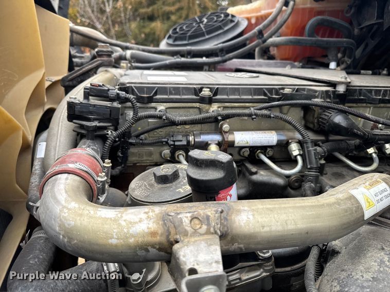 image for item EA2014 2014 Freightliner 114SD crane truck