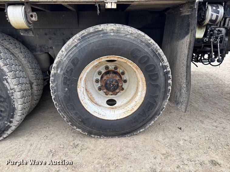 image for item EA2014 2014 Freightliner 114SD crane truck