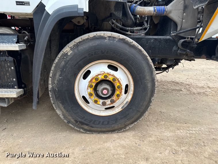 image for item EA2014 2014 Freightliner 114SD crane truck