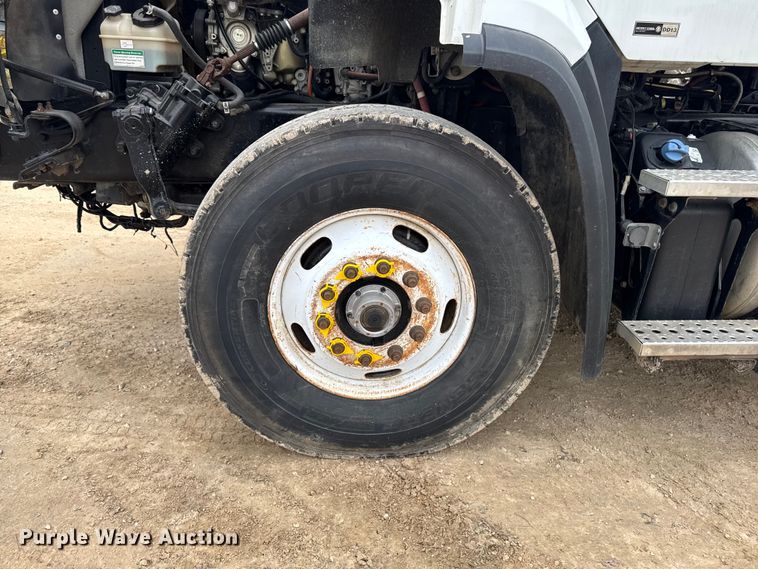 image for item EA2014 2014 Freightliner 114SD crane truck