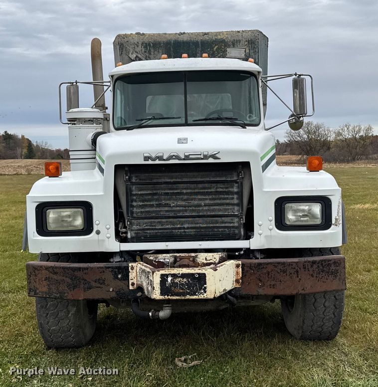 image for item EA2016 2001 Mack RD690S ready mix truck