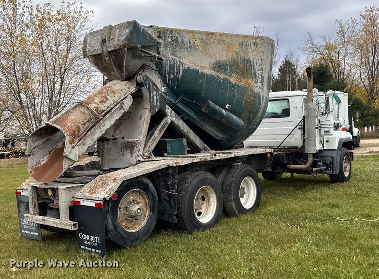 image for item EA2016 2001 Mack RD690S ready mix truck