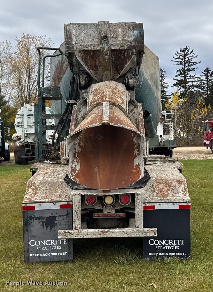 image for item EA2016 2001 Mack RD690S ready mix truck