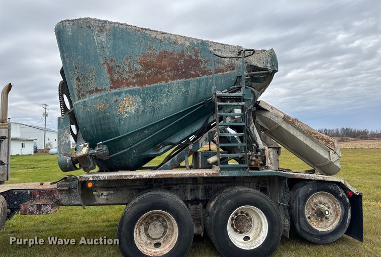image for item EA2016 2001 Mack RD690S ready mix truck