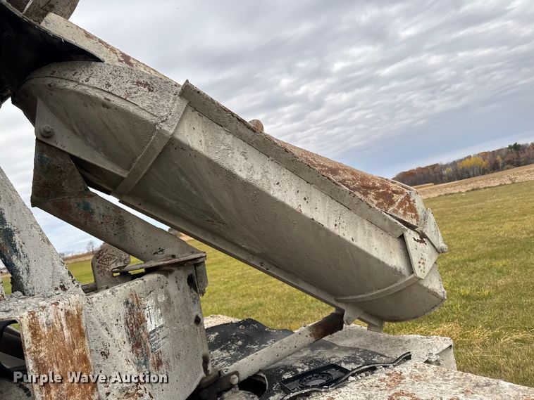 image for item EA2016 2001 Mack RD690S ready mix truck