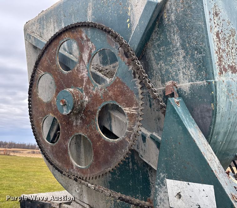 image for item EA2016 2001 Mack RD690S ready mix truck