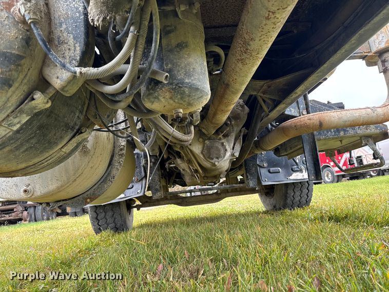 image for item EA2016 2001 Mack RD690S ready mix truck