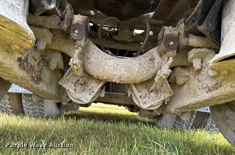 image for item EA2016 2001 Mack RD690S ready mix truck