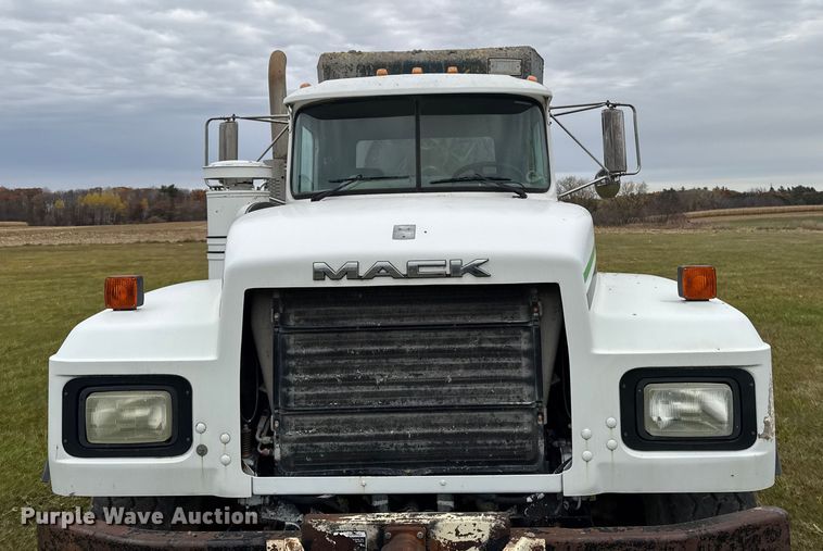 image for item EA2016 2001 Mack RD690S ready mix truck