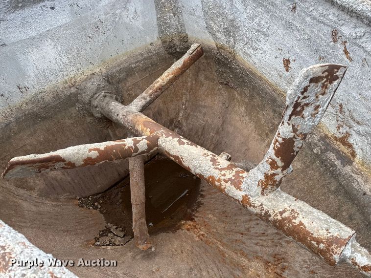 image for item EA2016 2001 Mack RD690S ready mix truck