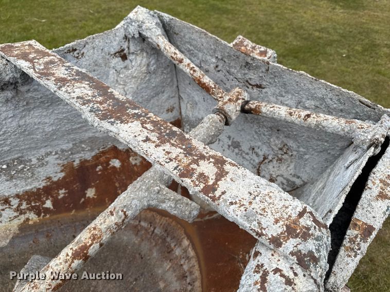 image for item EA2016 2001 Mack RD690S ready mix truck