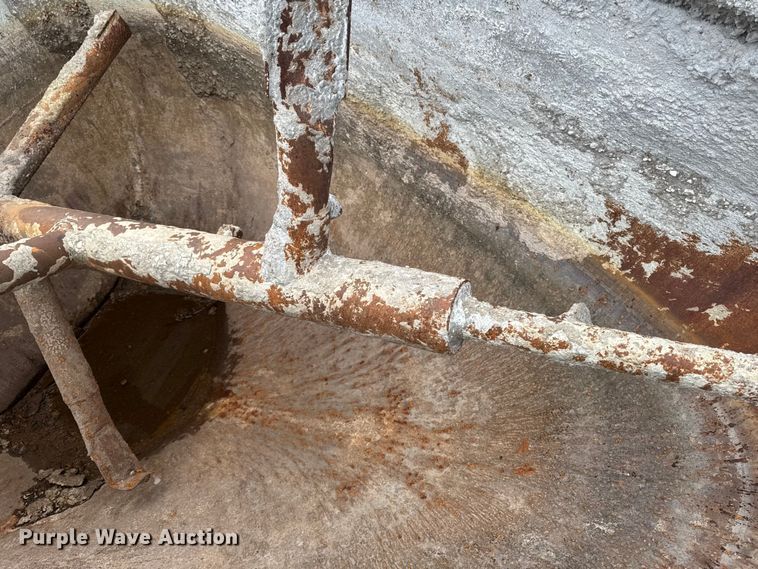 image for item EA2016 2001 Mack RD690S ready mix truck