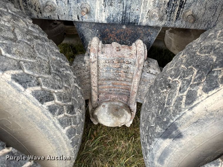 image for item EA2016 2001 Mack RD690S ready mix truck