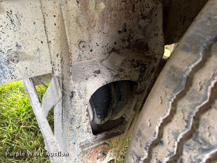 image for item EA2016 2001 Mack RD690S ready mix truck