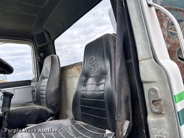 image for item EA2016 2001 Mack RD690S ready mix truck