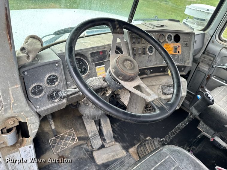 image for item EA2016 2001 Mack RD690S ready mix truck