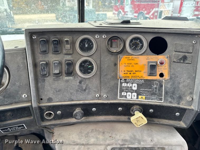 image for item EA2016 2001 Mack RD690S ready mix truck