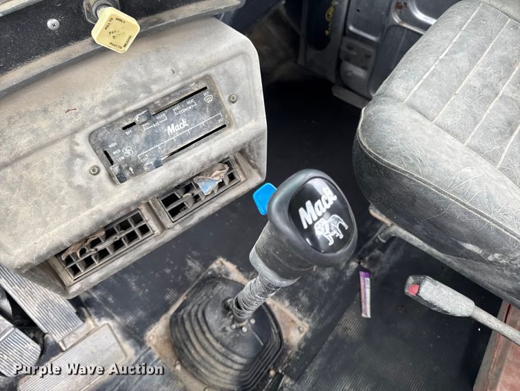 image for item EA2016 2001 Mack RD690S ready mix truck