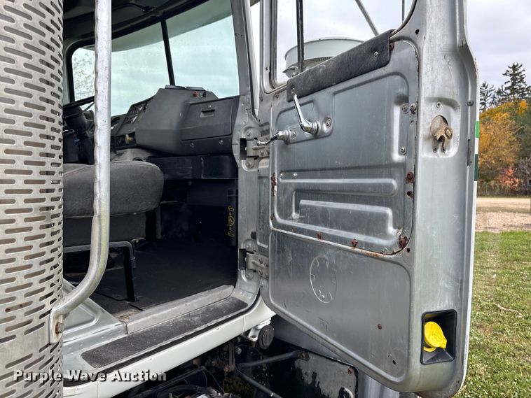 image for item EA2016 2001 Mack RD690S ready mix truck