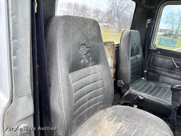 image for item EA2016 2001 Mack RD690S ready mix truck