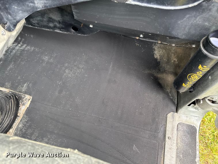 image for item EA2016 2001 Mack RD690S ready mix truck