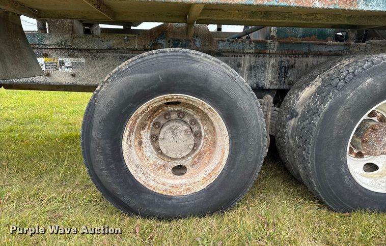 image for item EA2016 2001 Mack RD690S ready mix truck