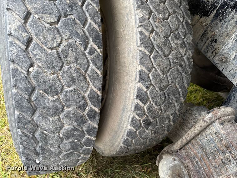 image for item EA2016 2001 Mack RD690S ready mix truck