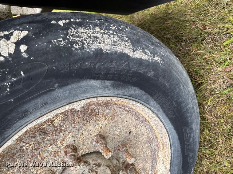 image for item EA2016 2001 Mack RD690S ready mix truck