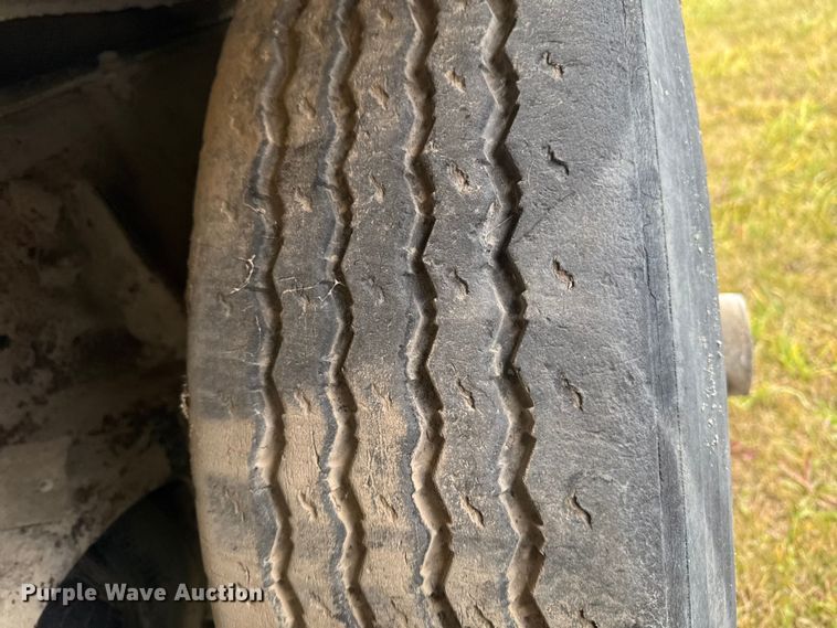 image for item EA2016 2001 Mack RD690S ready mix truck