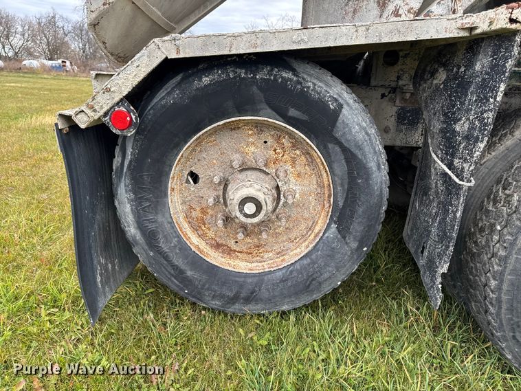 image for item EA2016 2001 Mack RD690S ready mix truck