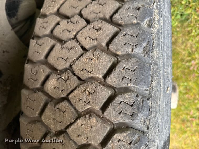 image for item EA2016 2001 Mack RD690S ready mix truck