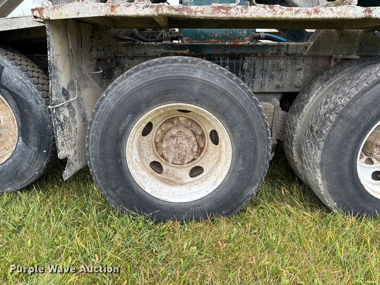 image for item EA2016 2001 Mack RD690S ready mix truck