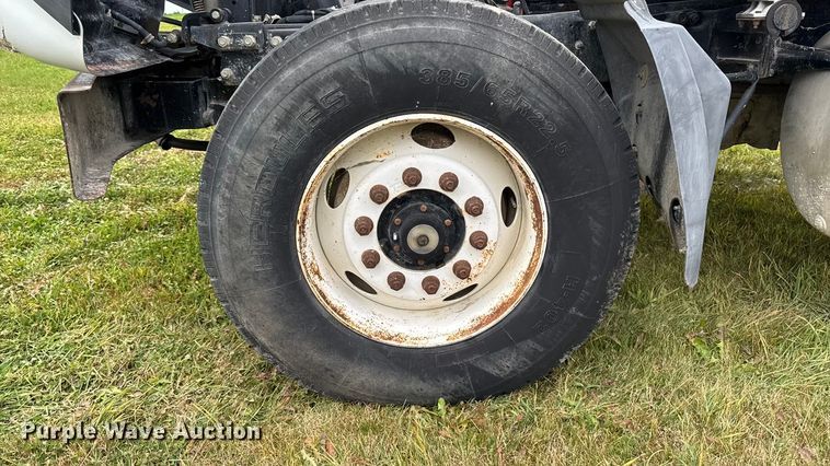 image for item EA2016 2001 Mack RD690S ready mix truck