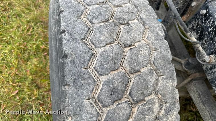 image for item EA2016 2001 Mack RD690S ready mix truck