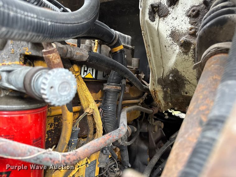 image for item EA2017 2001 International 2674 vacuum truck