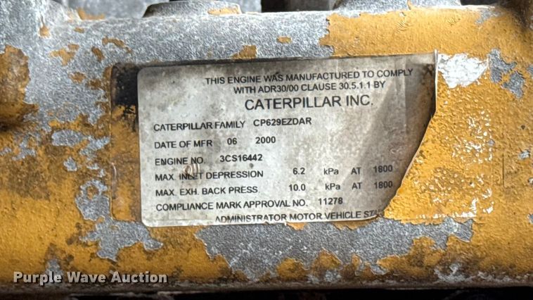 image for item EA2017 2001 International 2674 vacuum truck