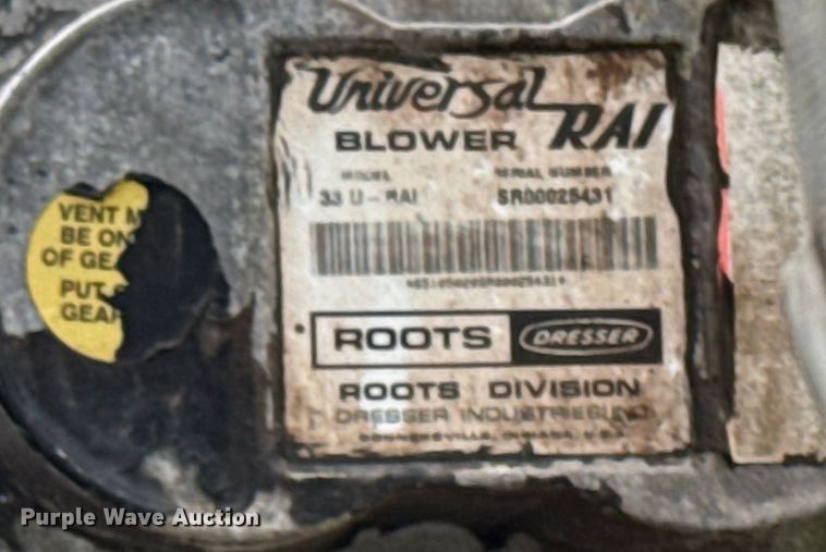 image for item EA2019 1999 International 2674 vacuum truck