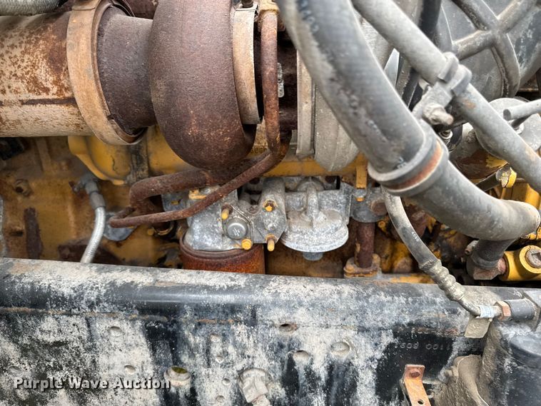 image for item EA2019 1999 International 2674 vacuum truck