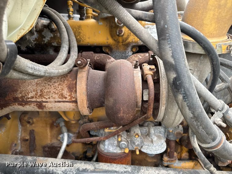 image for item EA2019 1999 International 2674 vacuum truck